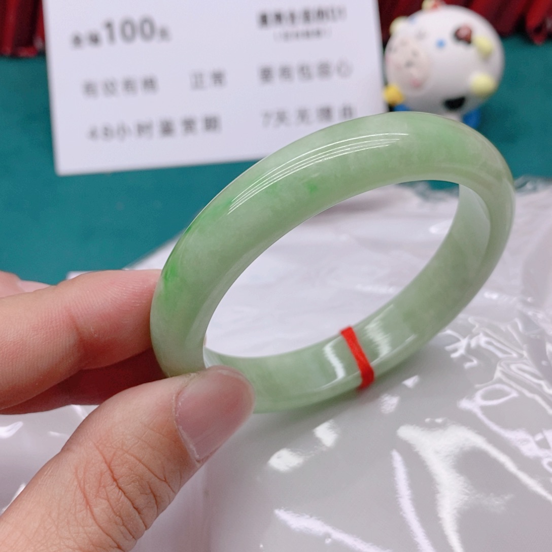 翡翠手镯未镶嵌《****999999999