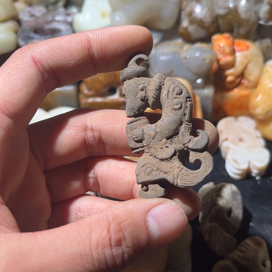 和田玉未镶嵌挂件