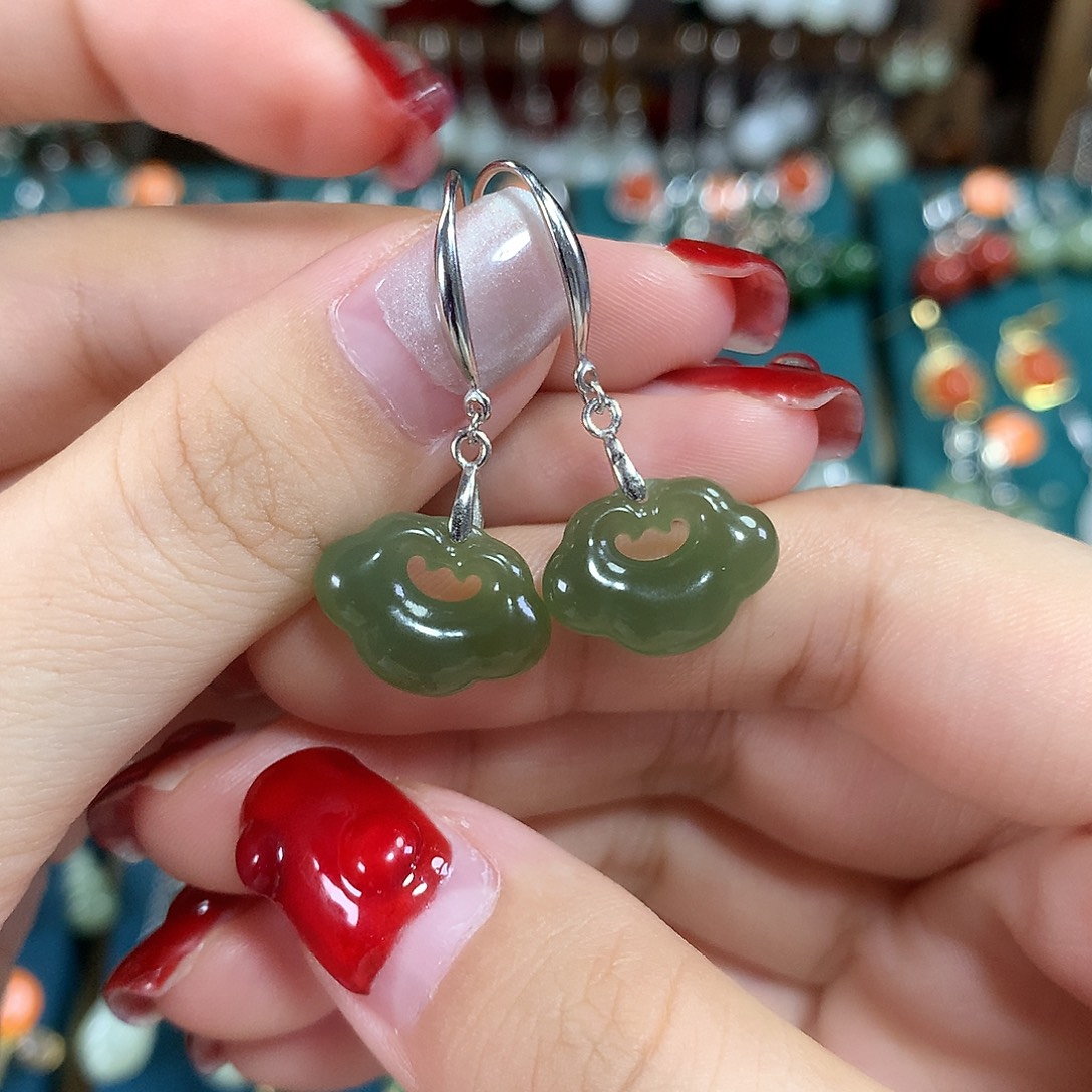 和田玉银S925镶嵌耳饰平安锁卡16*11.5左右