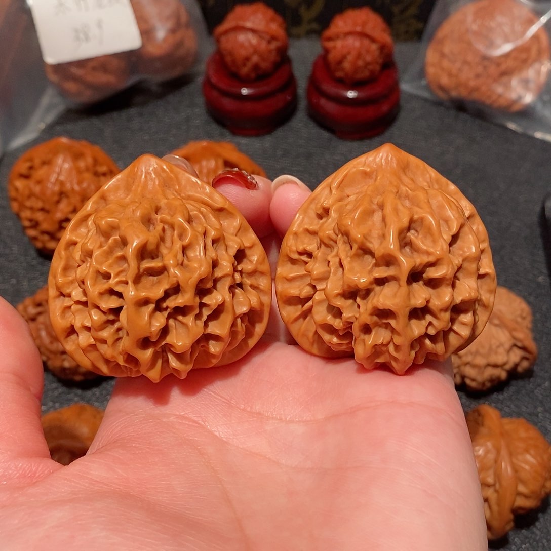 文玩核桃吊坠龙鳞纹