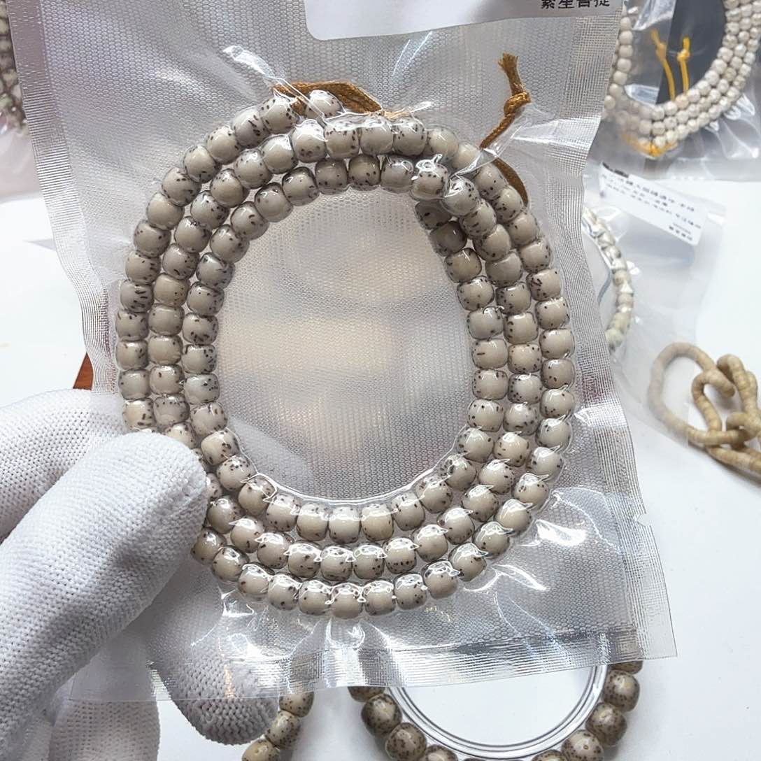 星月菩提吊坠2冰白石玉河豚6左右108