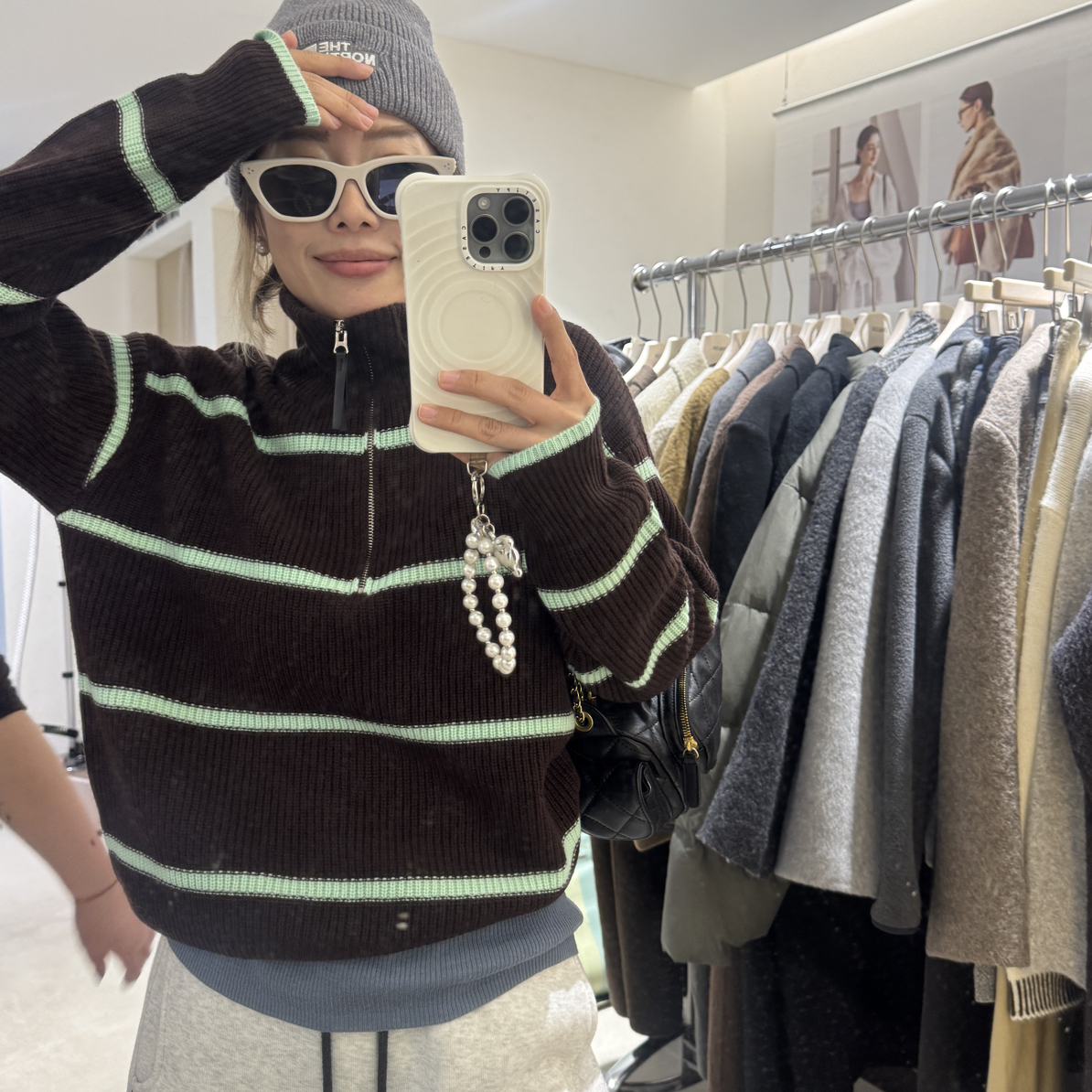 拉链立领条纹休闲毛衣