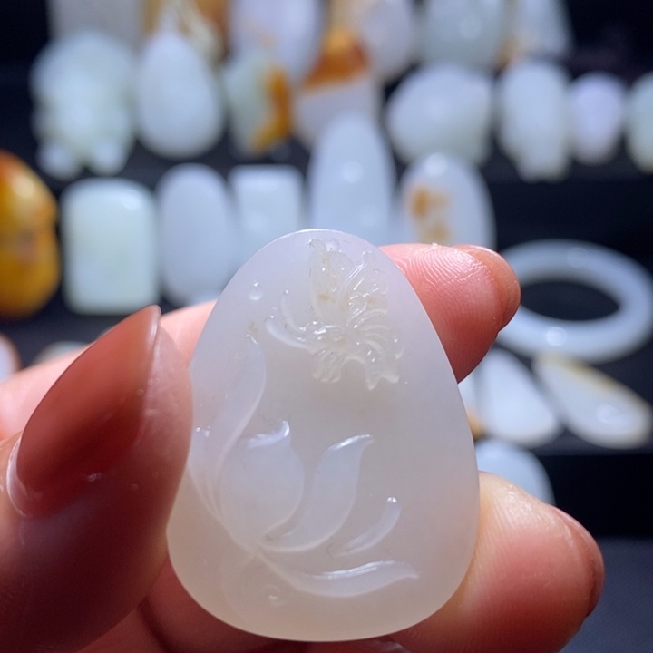 和田玉未镶嵌颈饰