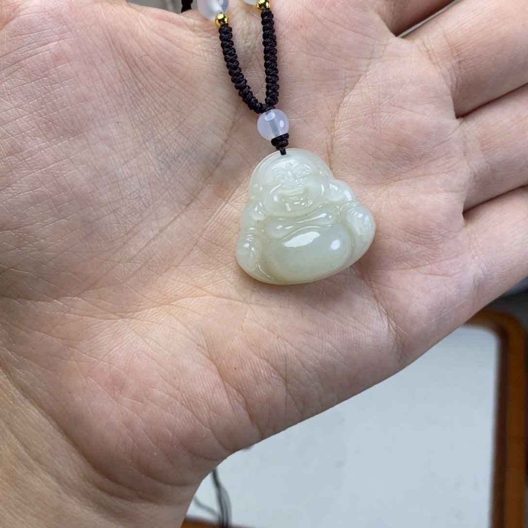 和田玉未镶嵌颈饰别***脸