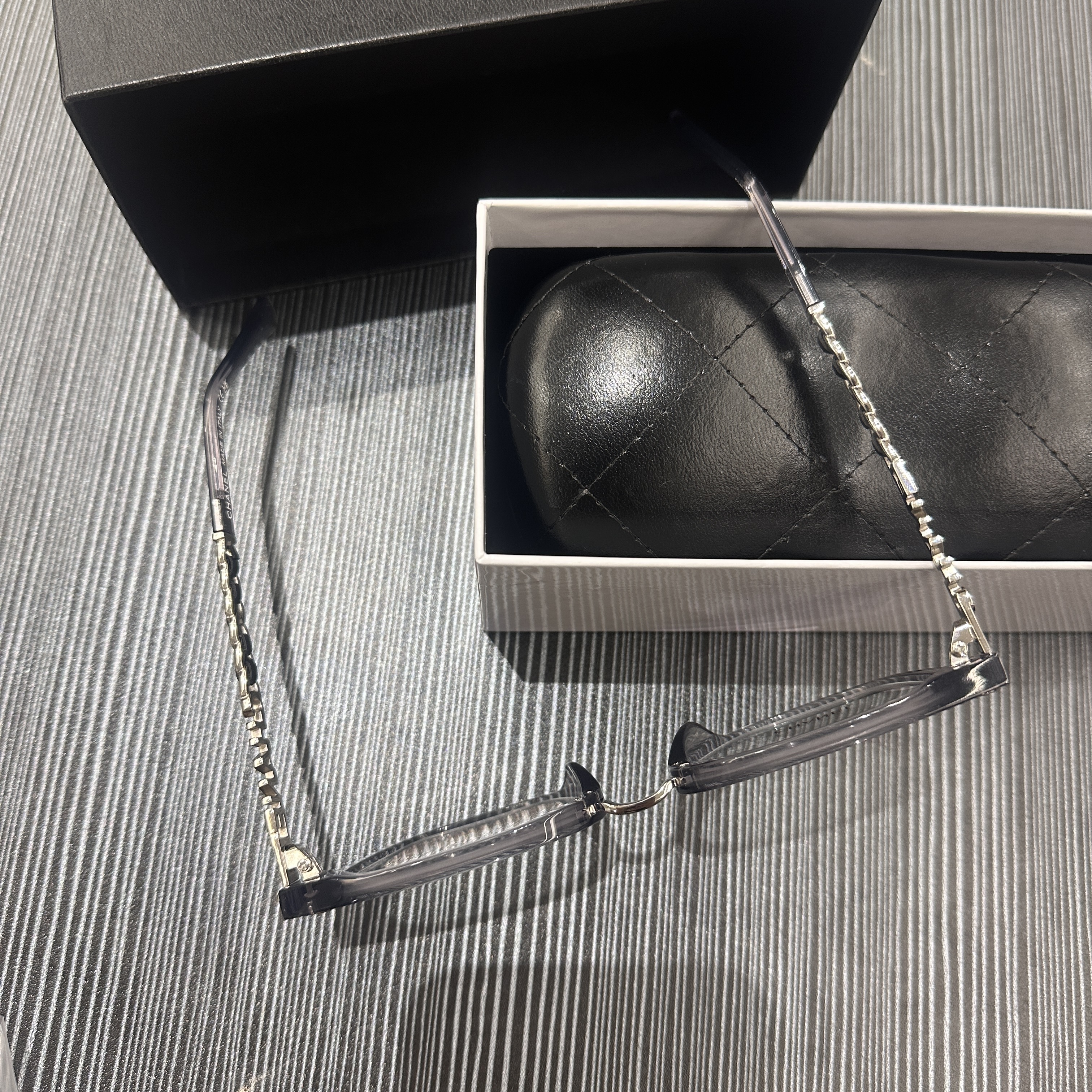 时尚大框黑框眼镜