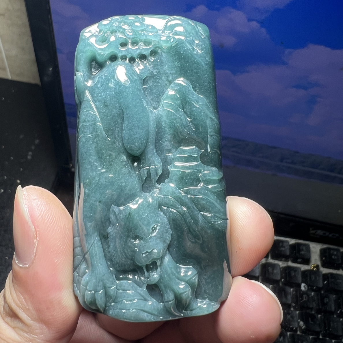 纯天然A货翡翠《下山虎》挂件