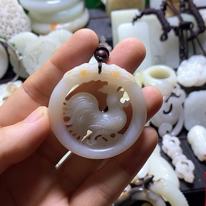 霸***人和田玉未镶嵌挂件