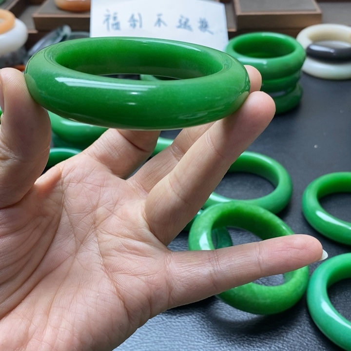 石英质玉未镶嵌手镯