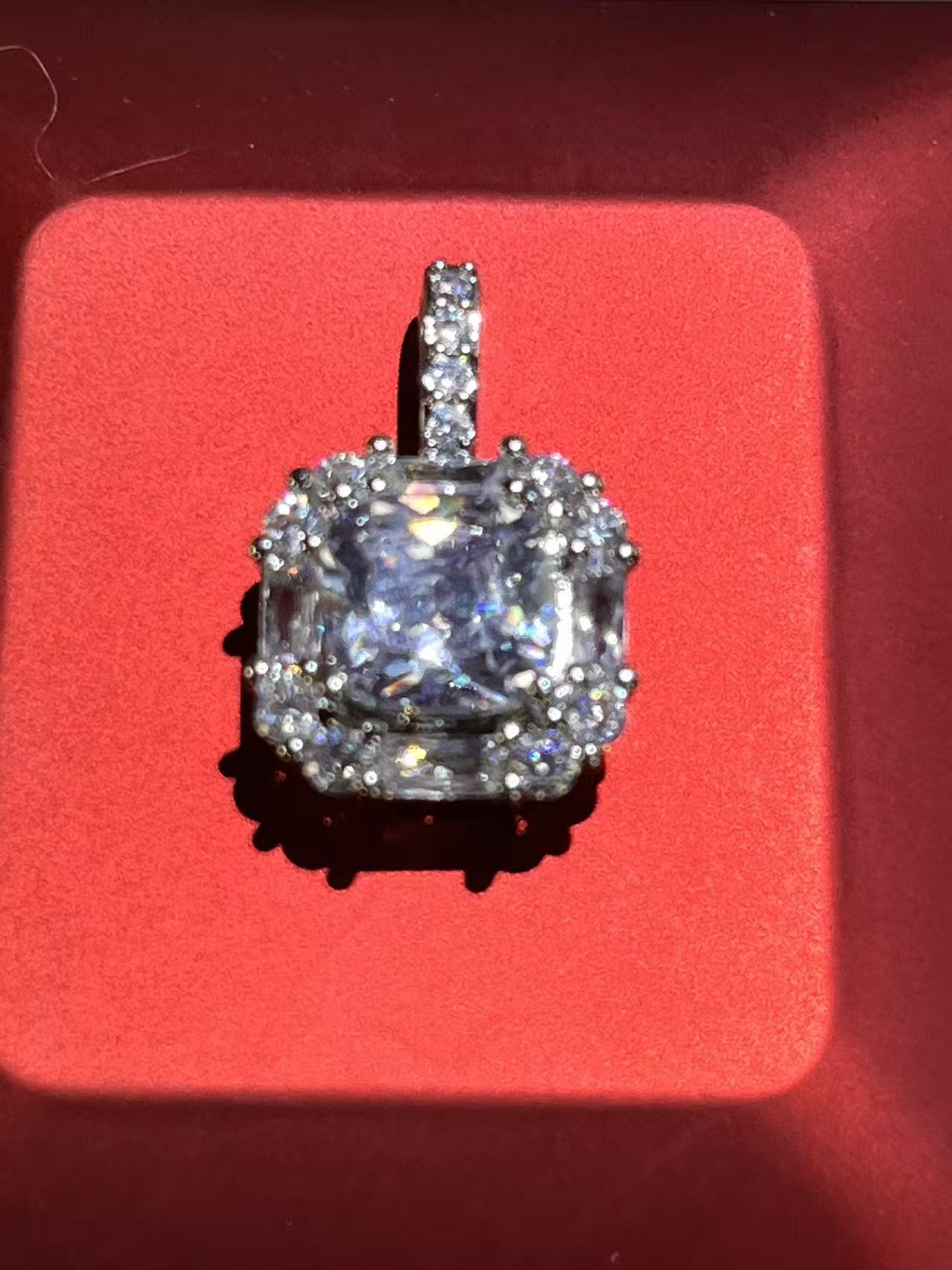 时尚轻奢饰品吊坠XB12850