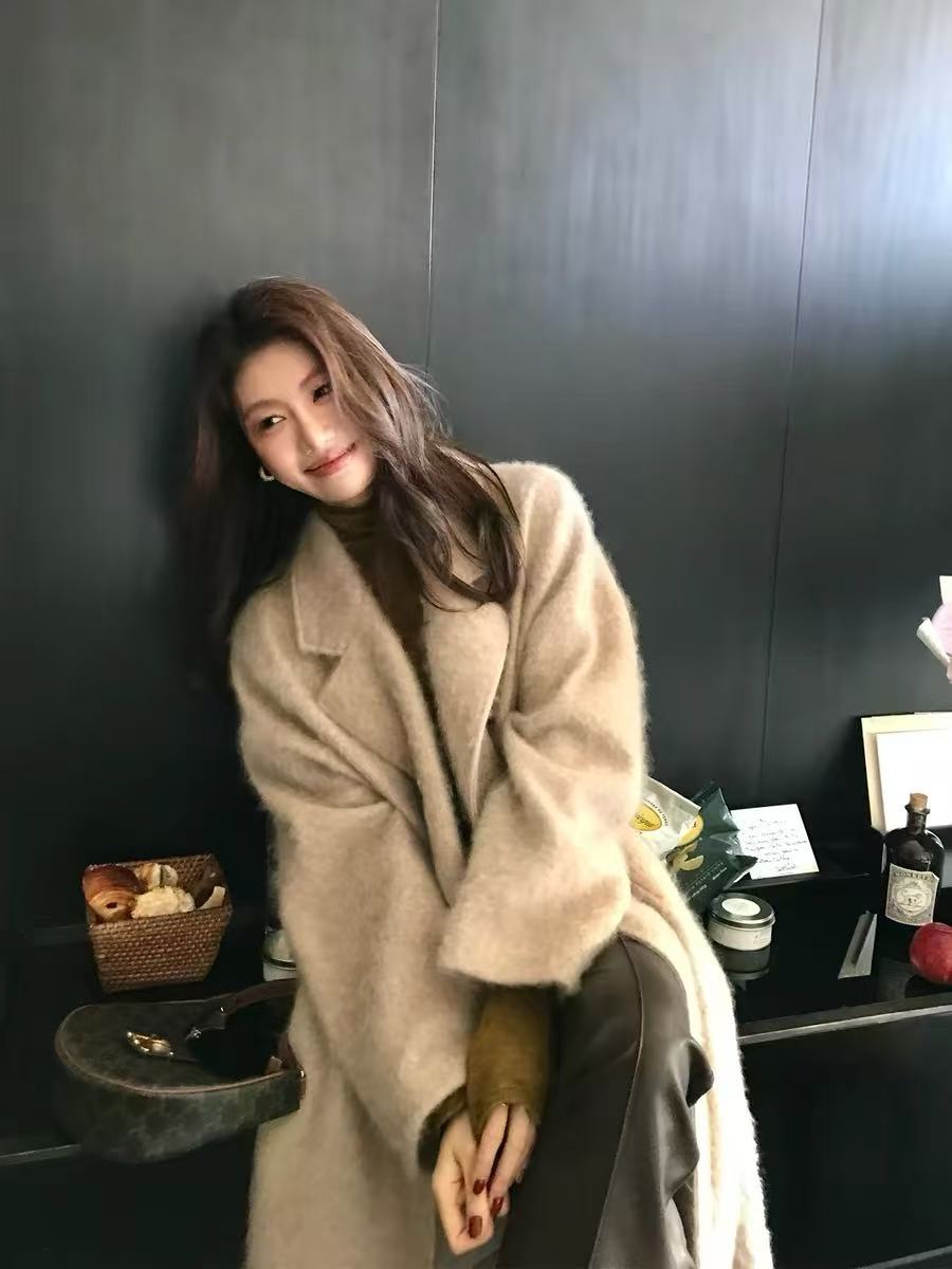 8561-1【千炫女装】拉毛大衣首发~冬季新款韩系高级气质大衣外套