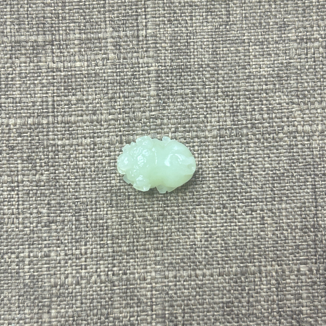 天然和田玉十二生肖雕刻件