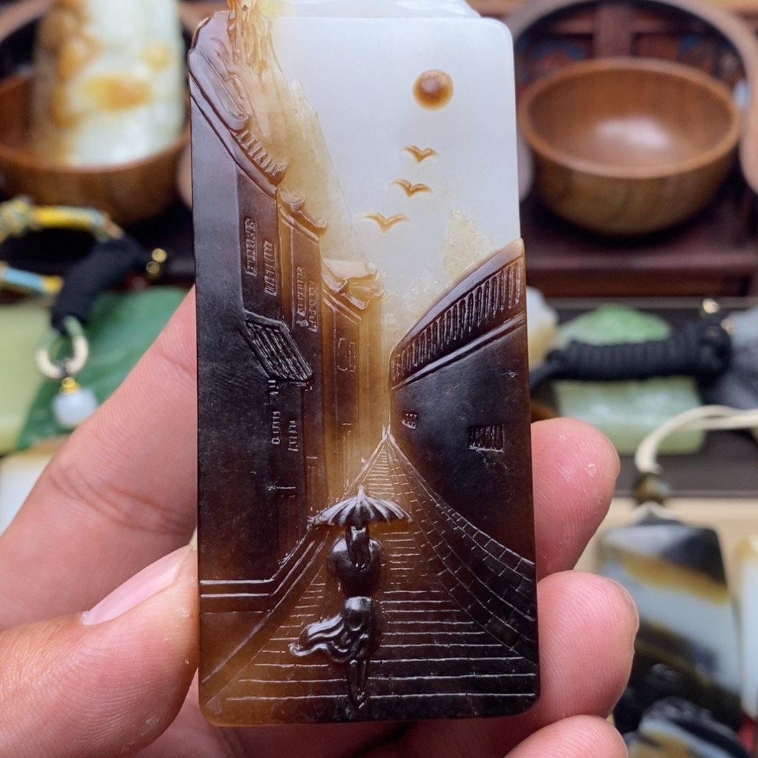 静***和田玉未镶嵌颈饰