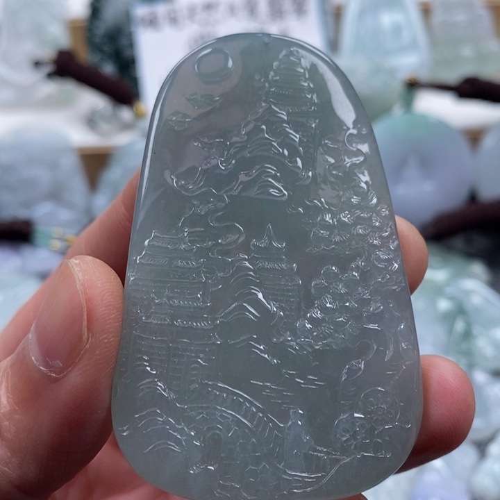 翡翠颈饰未镶嵌翡翠