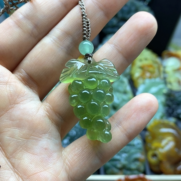未镶嵌蛇纹石玉挂件