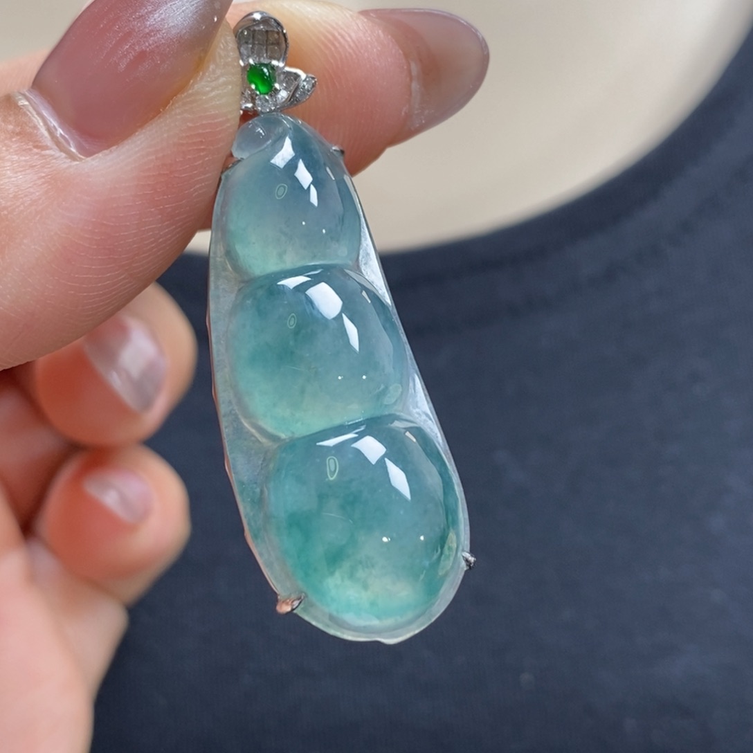 翡翠吊坠(赠链)18K金镶嵌