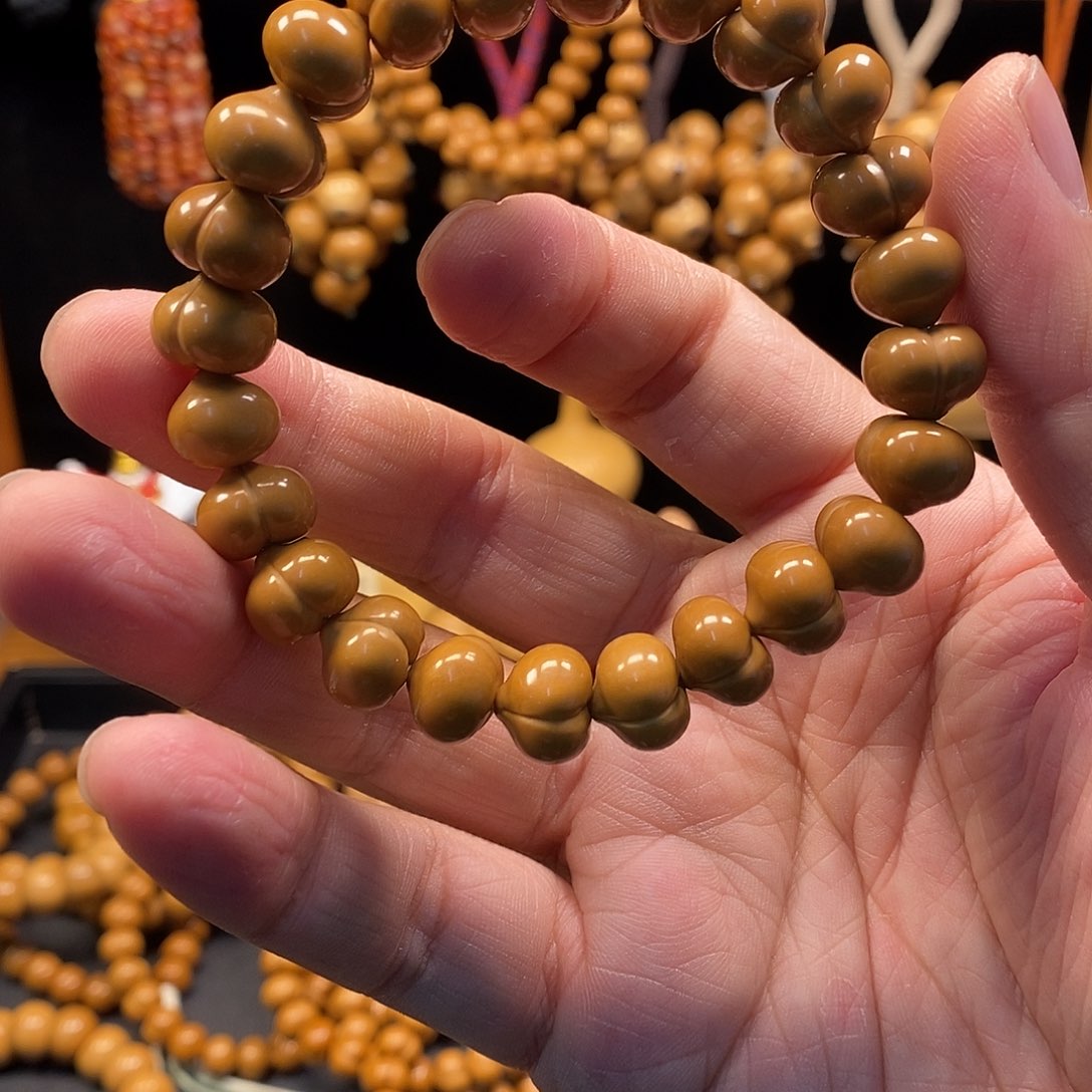 吊坠猴头核桃屁桃子