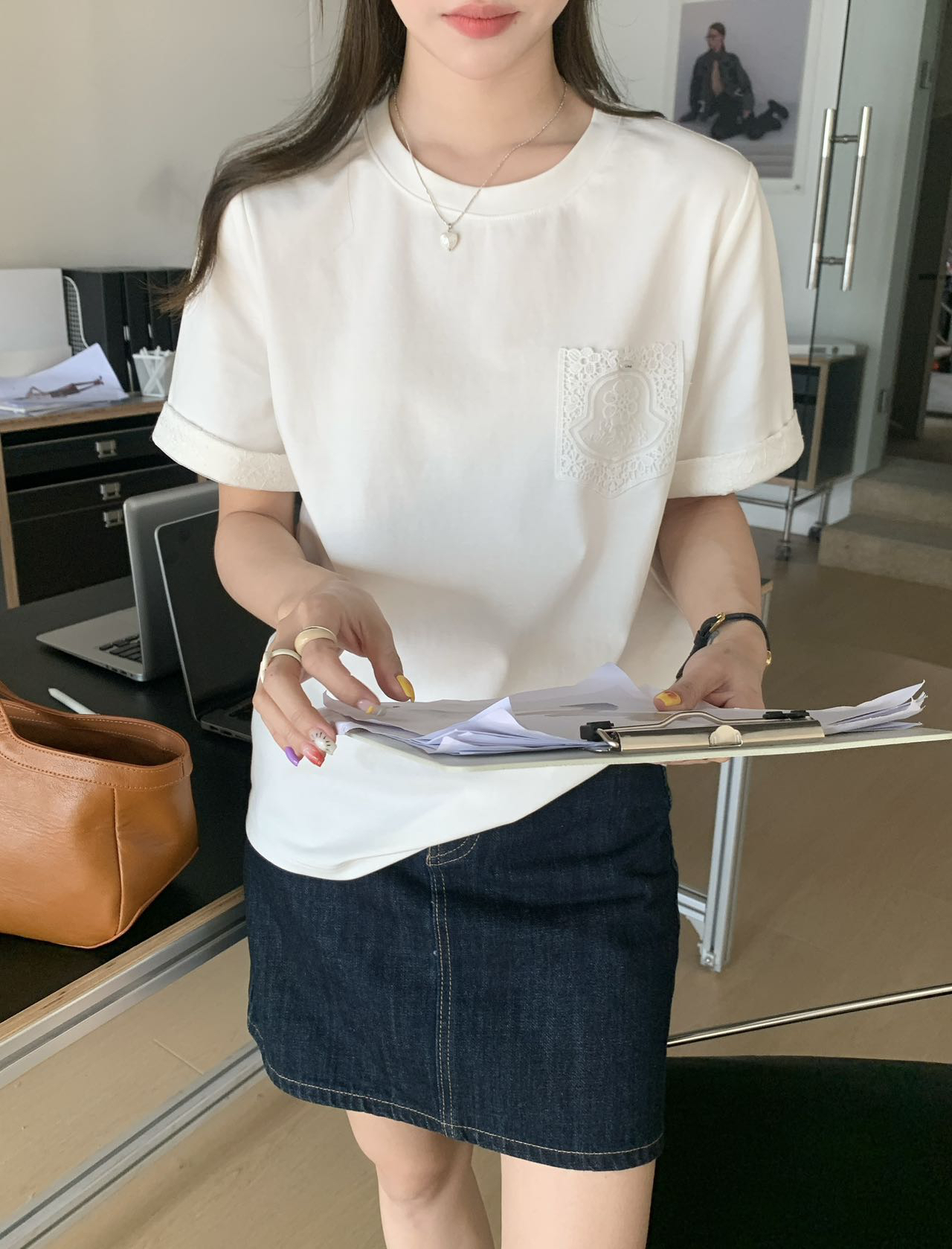 短袖常规圆领修身型印花刺绣T恤