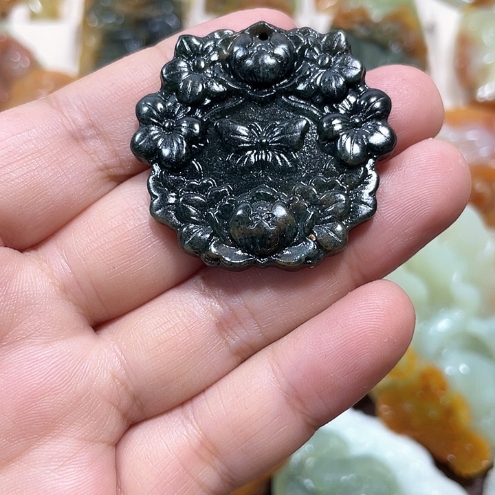 岫玉吊坠(不含链)未镶嵌