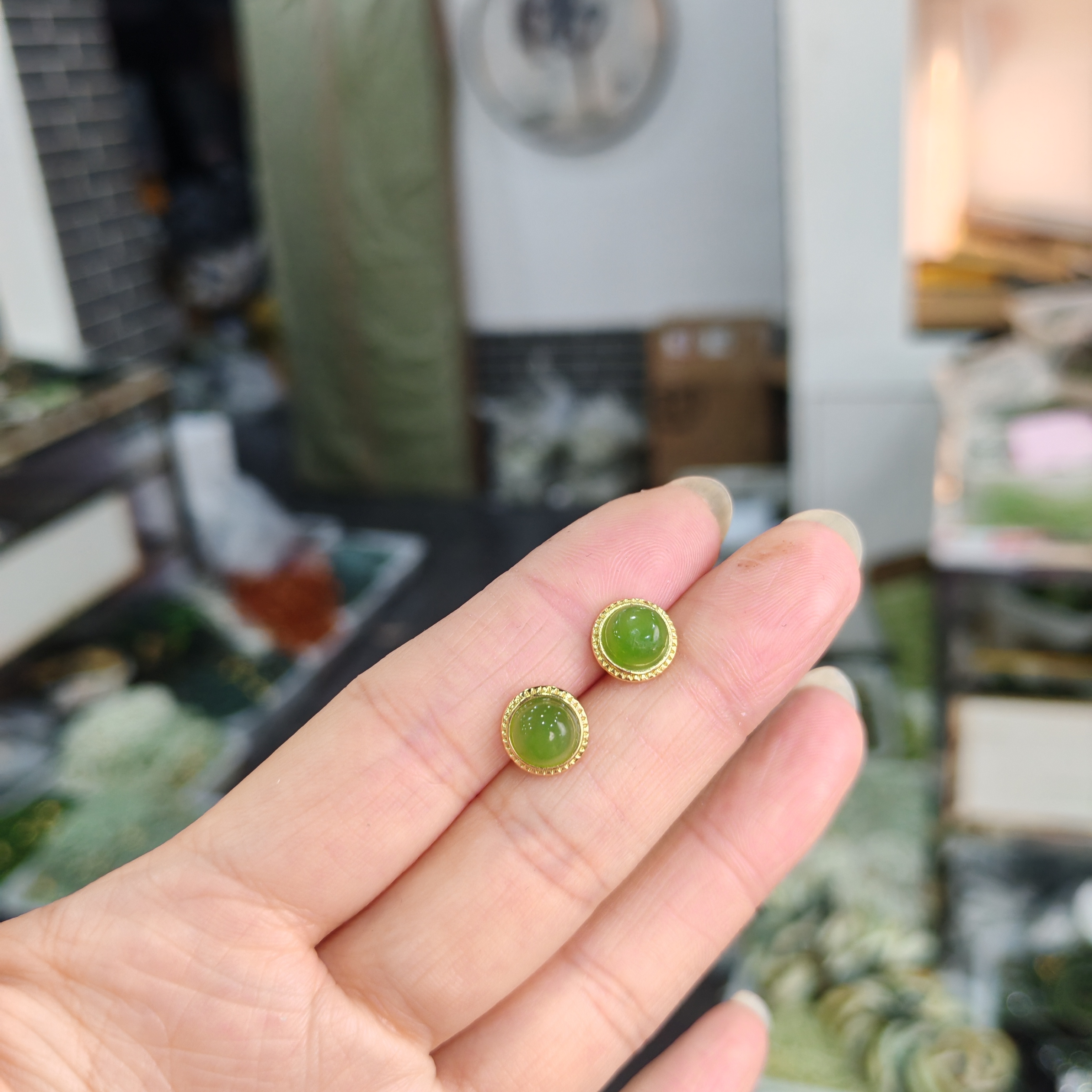 和田碧玉精美耳钉