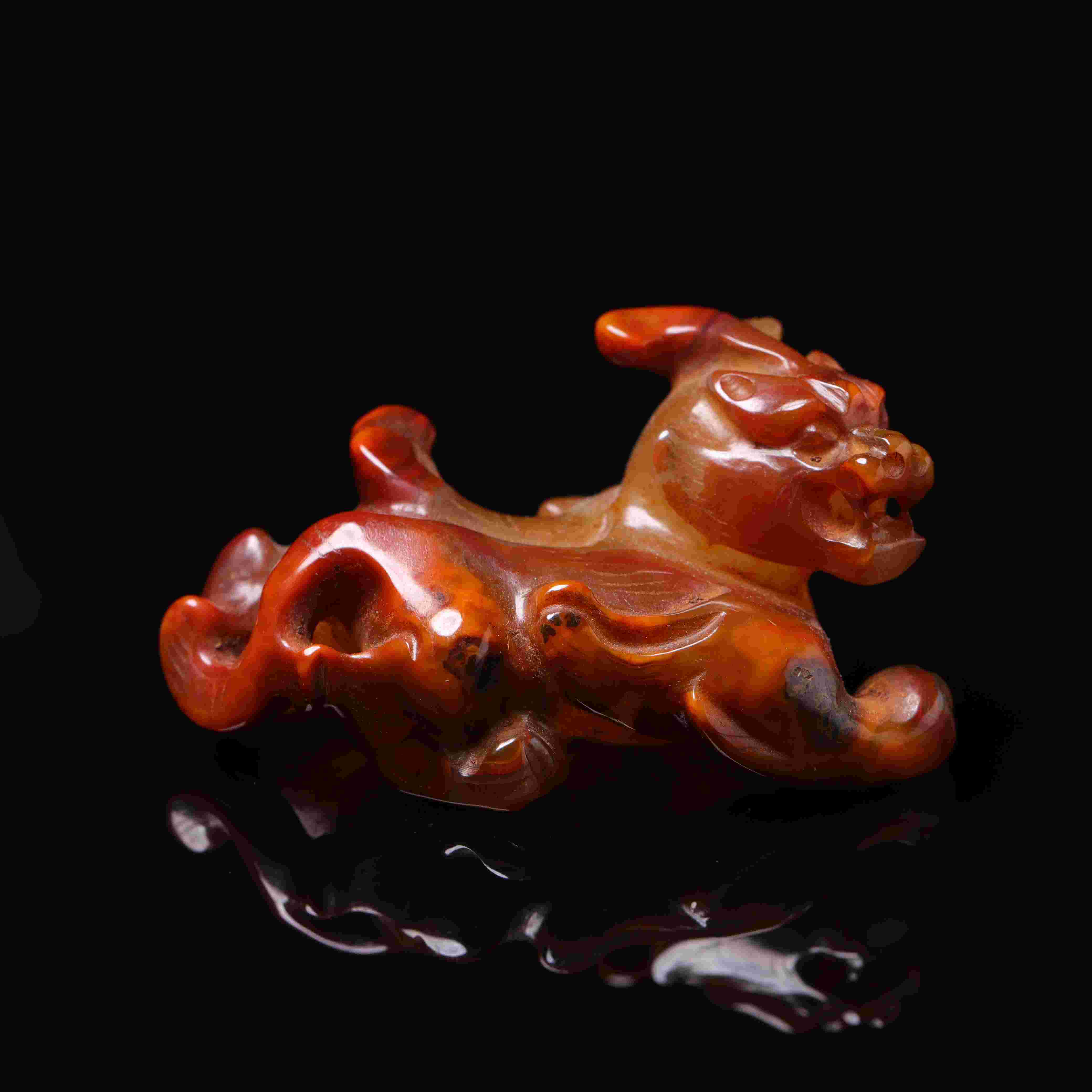 1762明代天然红缟玛瑙瑞兽2317