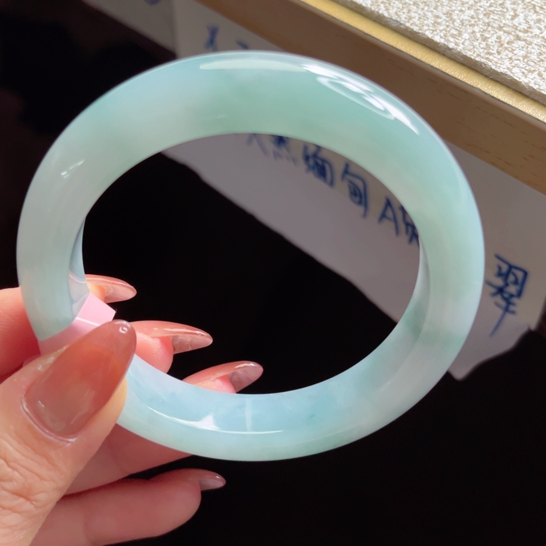 翡翠未镶嵌手镯手镯