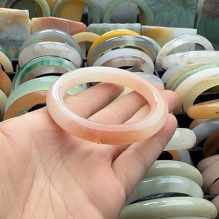 石英质玉未镶嵌手镯