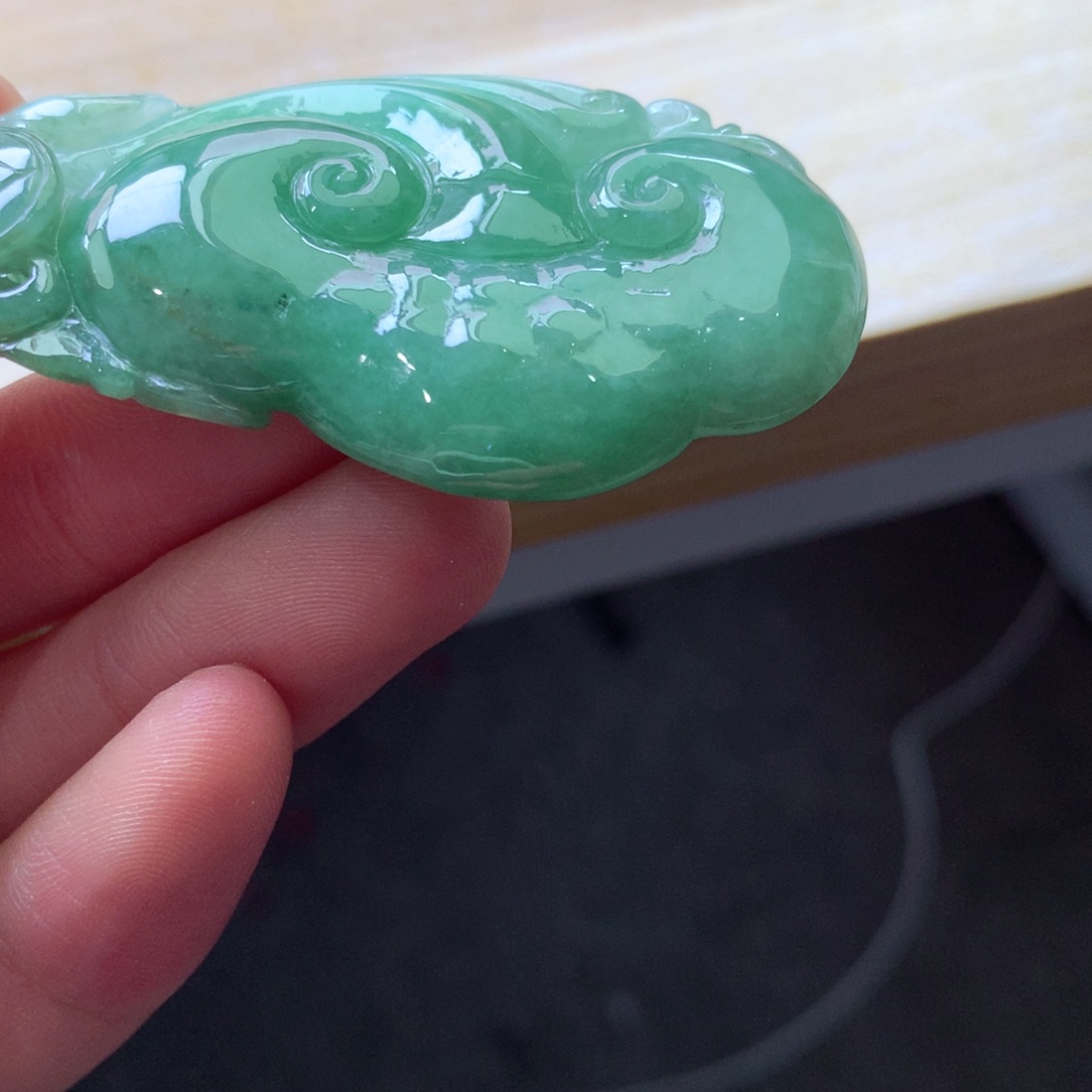 翡翠颈饰未镶嵌吊坠