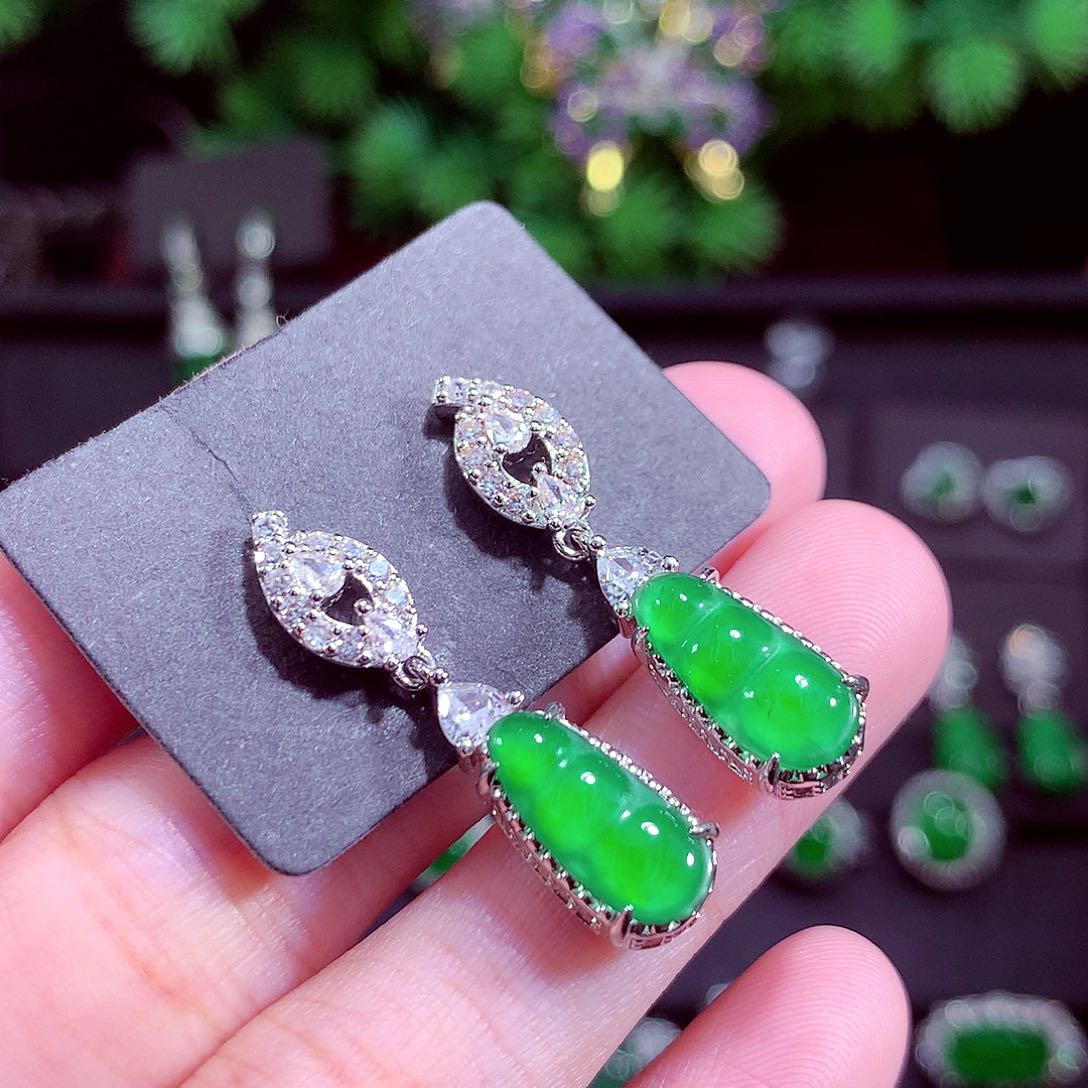 颈饰未镶嵌翡翠天然