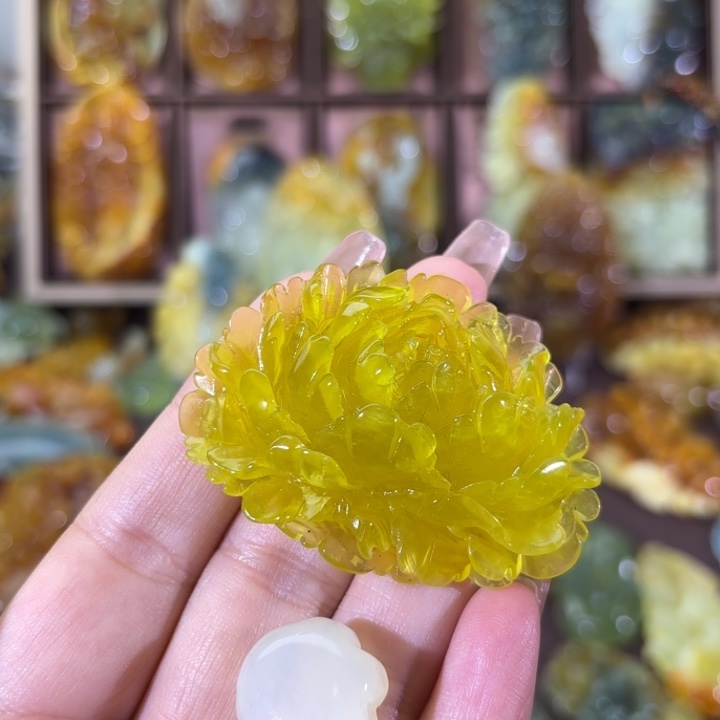 未镶嵌蛇纹石玉颈饰小**?随机发
