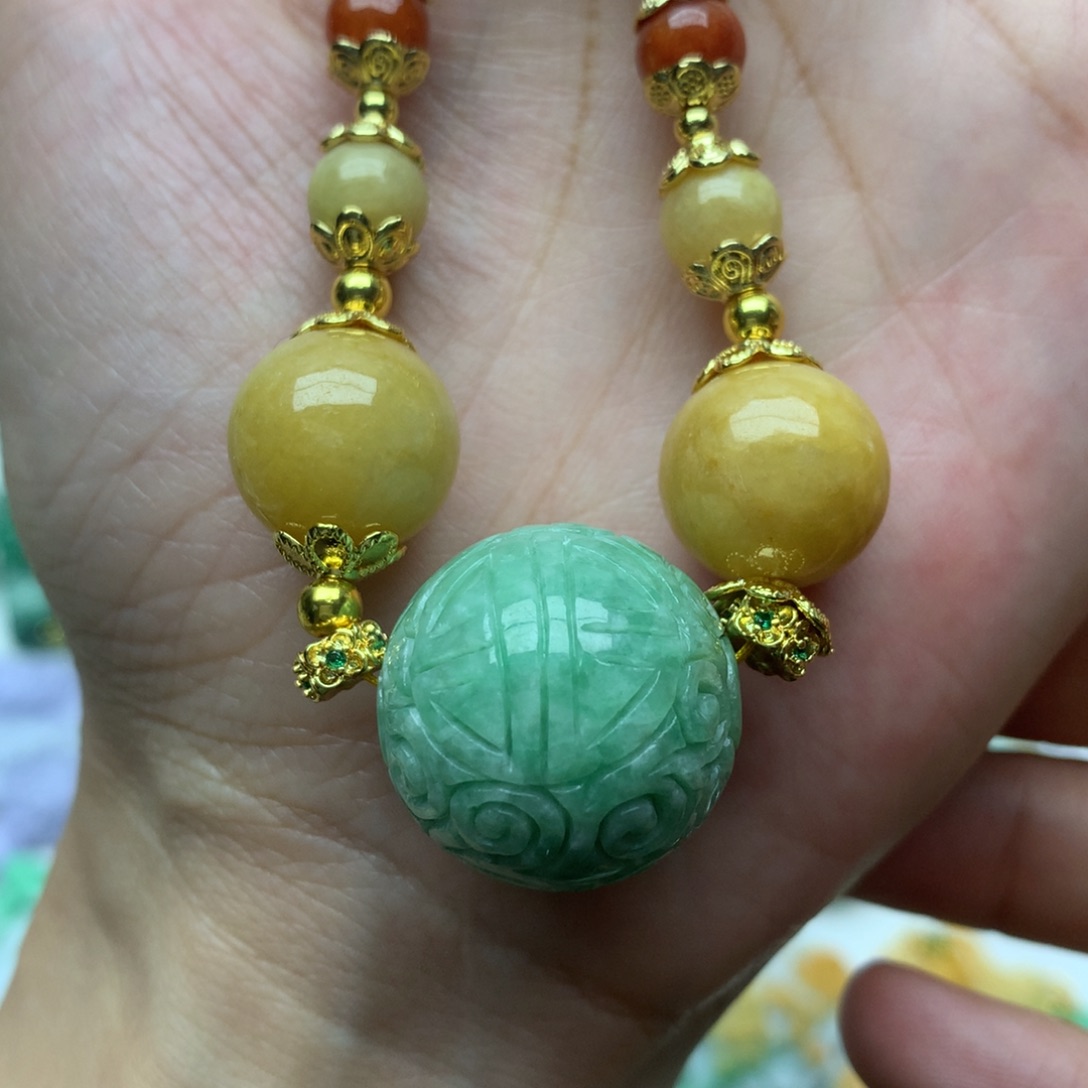 翡翠颈饰未镶嵌翡翠