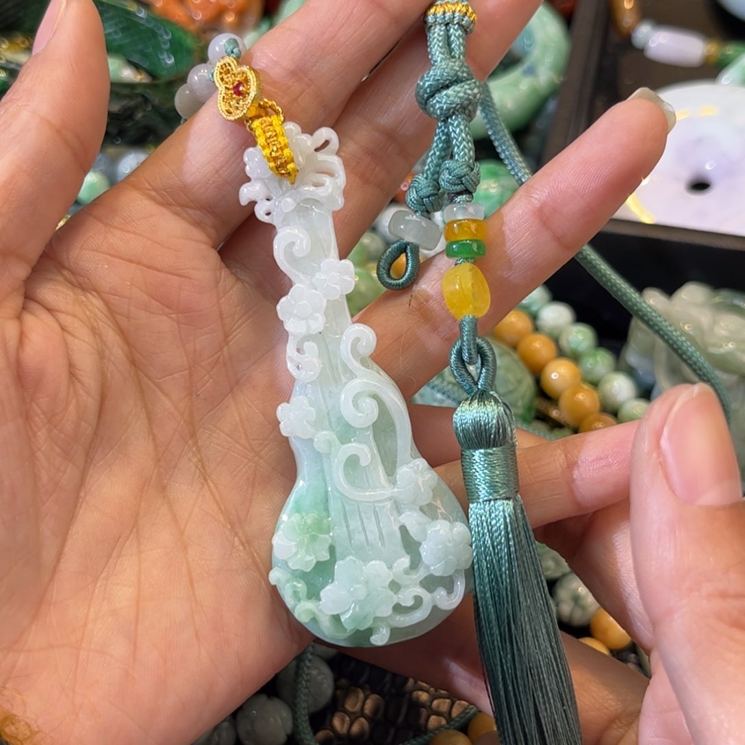 翡翠颈饰未镶嵌待编款