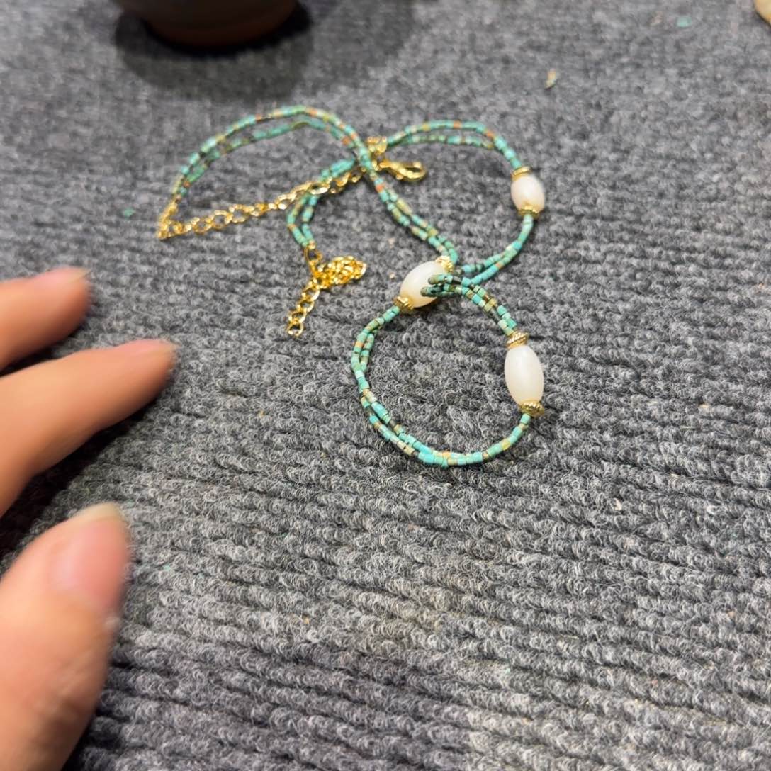 贡*春一物一图，土陶罐