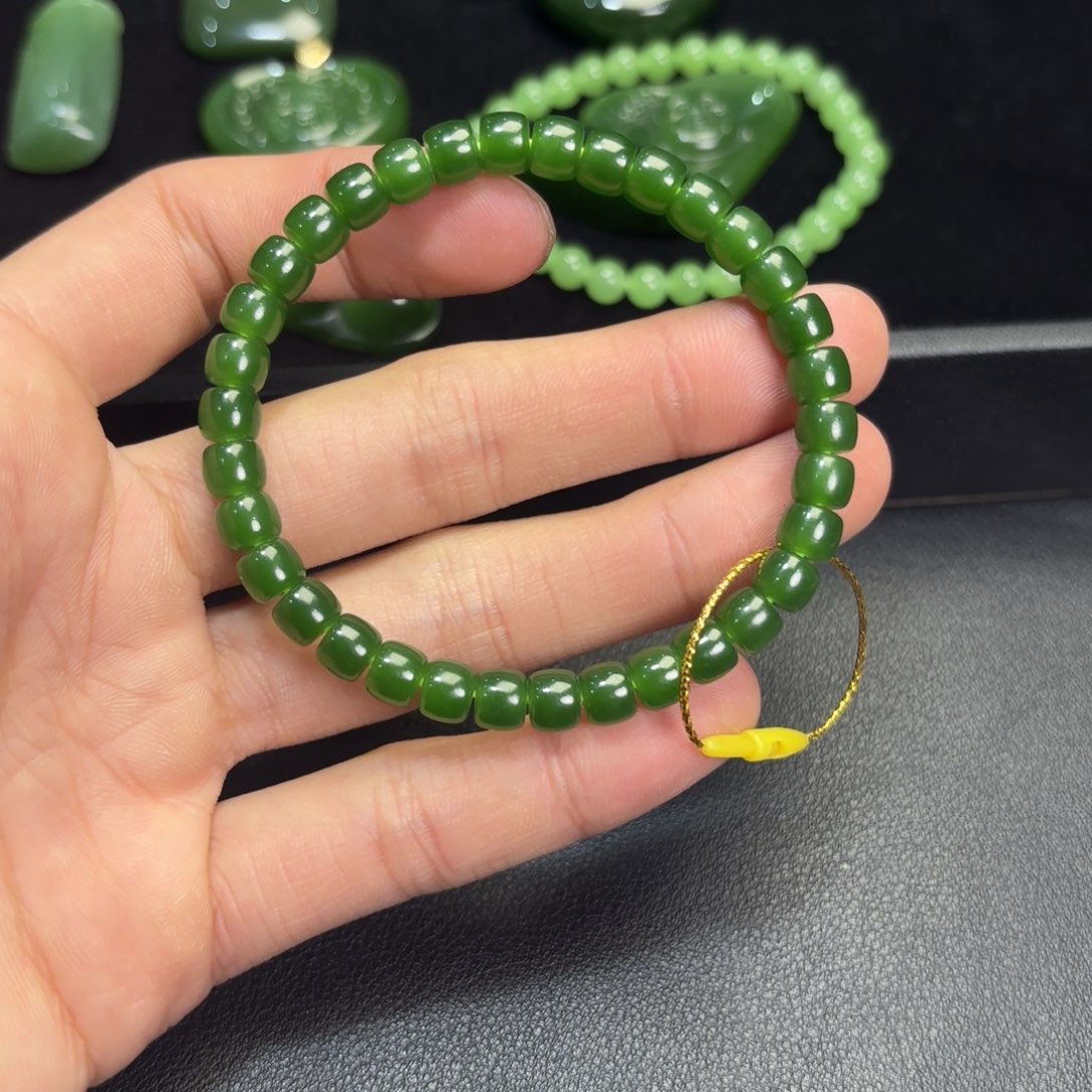 和田玉（碧玉）未镶嵌挂件