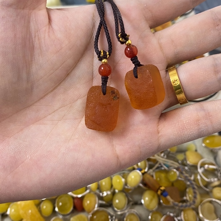 蜜蜡裸石未镶嵌多样性发货其一