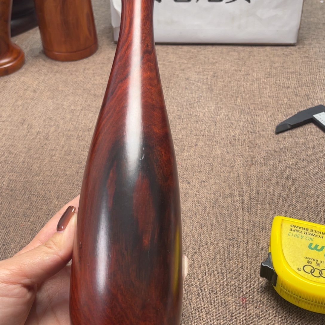 交趾黄檀（大红酸枝）花瓶