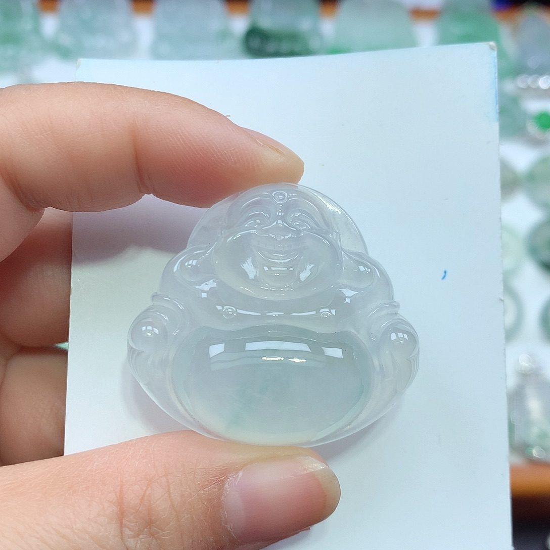 翡翠颈饰未镶嵌佛