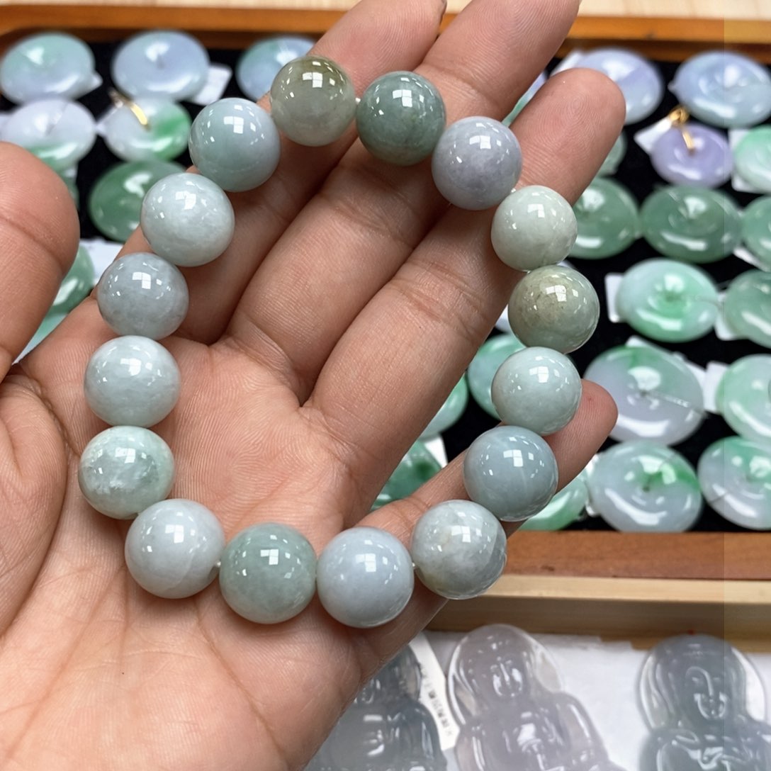 翡翠颈饰未镶嵌手串