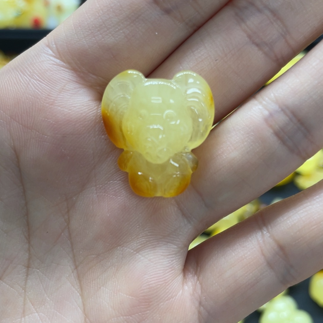 琥珀裸石未镶嵌2.2克大象