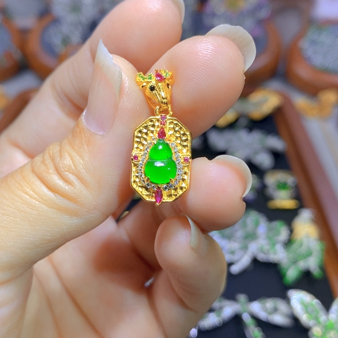 翡翠颈饰银S925镶嵌天然翡翠