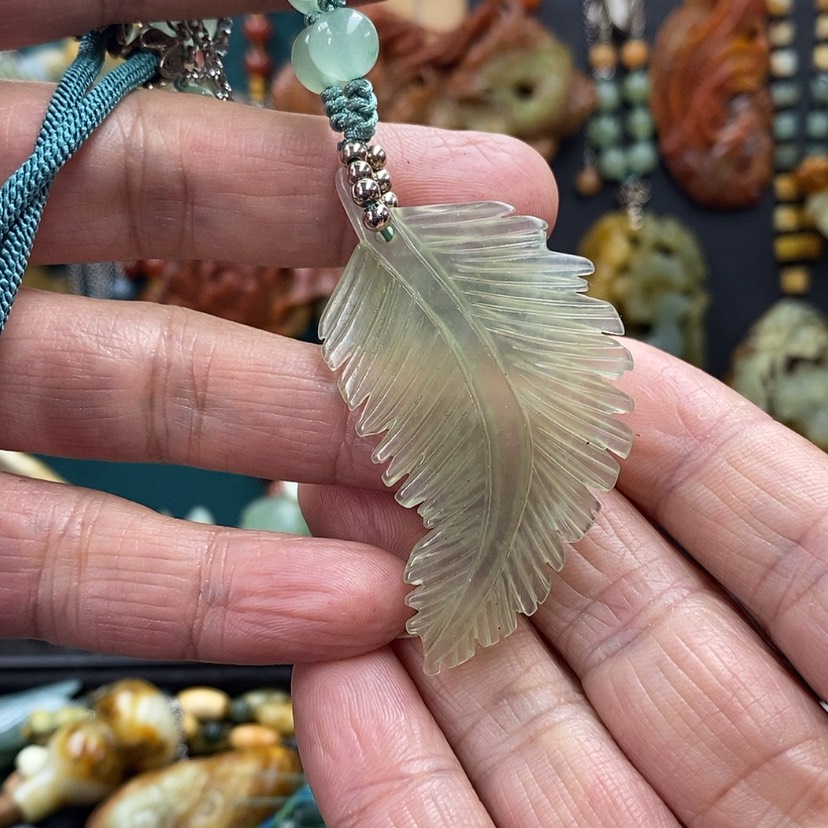 【闪购商品】蛇纹石玉未镶嵌吊坠