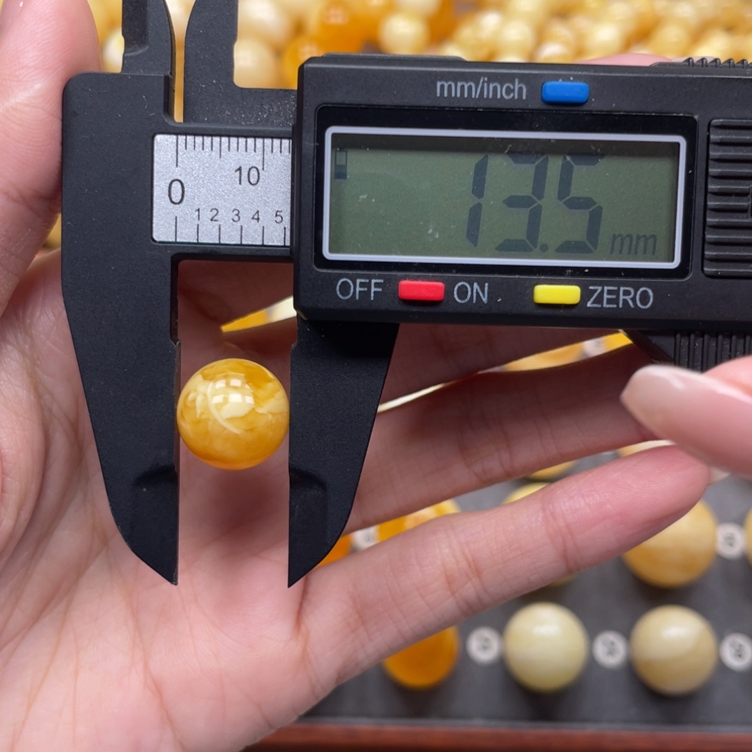 烫***酒琥珀未镶嵌珠宝奇石