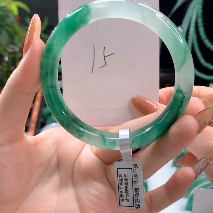 石英质玉手镯未镶嵌天然A货非洲翠