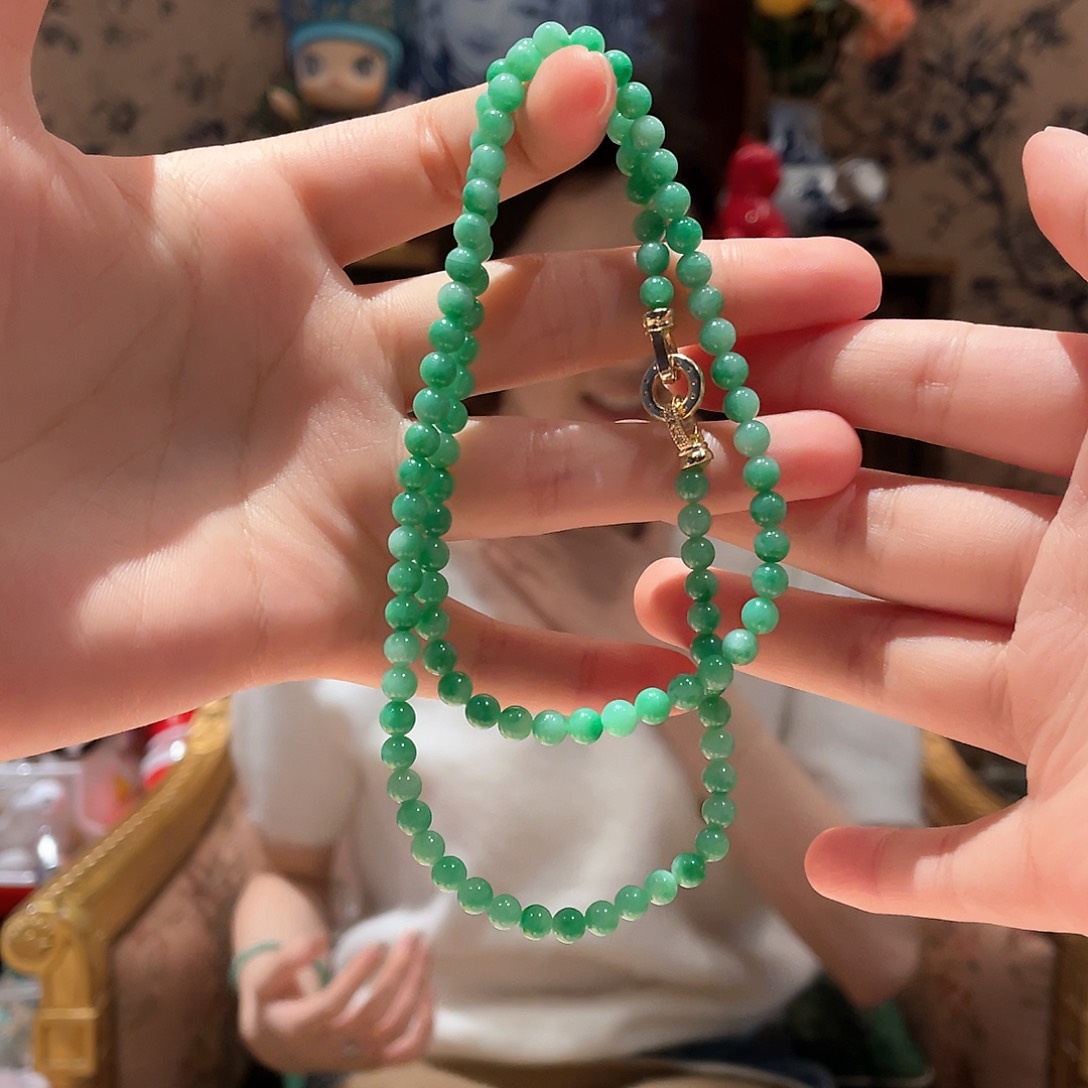 翡翠颈饰未镶嵌颈饰