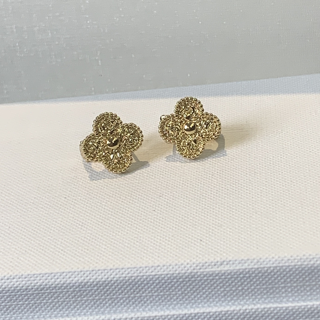 合金耳饰 金四叶草单花耳钉经典百搭时尚款式C55001