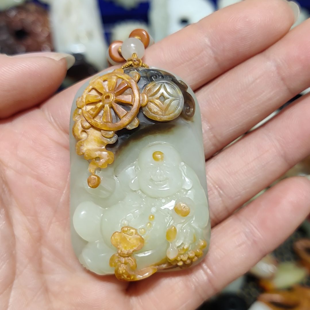 和田玉车挂未镶嵌深**剑