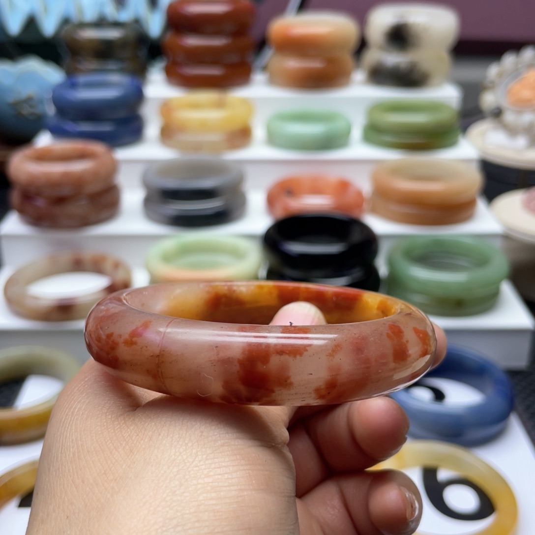 石英质玉手镯未镶嵌