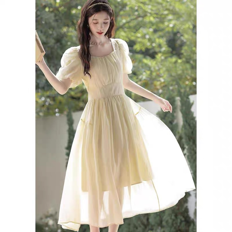 8810#甜美方领杏色泡泡袖连衣裙女