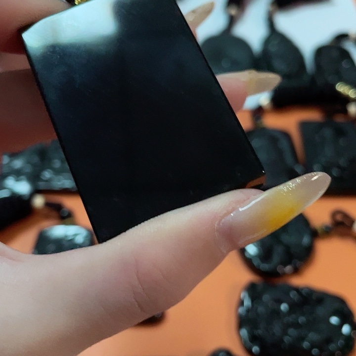 翡翠颈饰未镶嵌海*爷