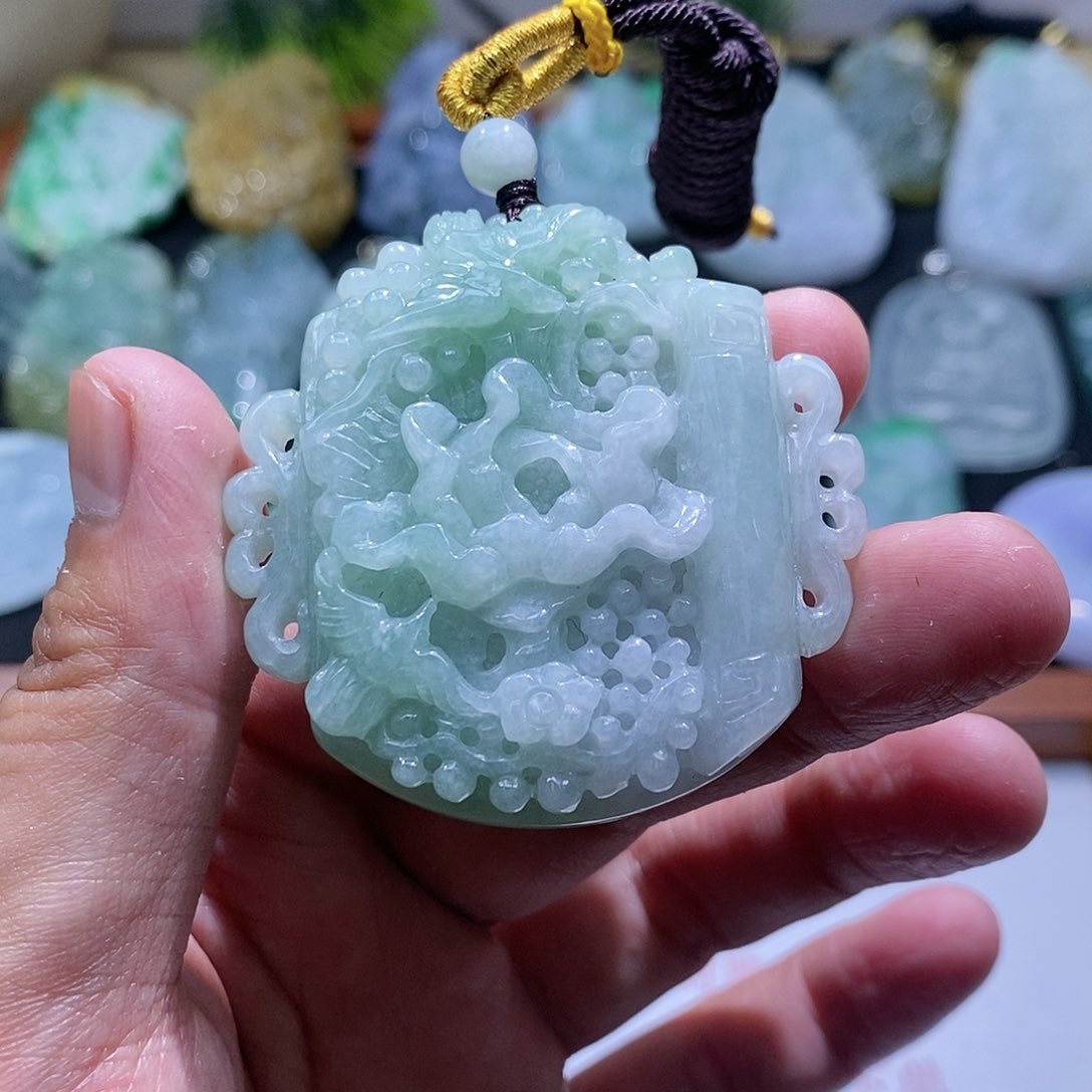 【闪购商品】翡翠颈饰未镶嵌喜上眉梢