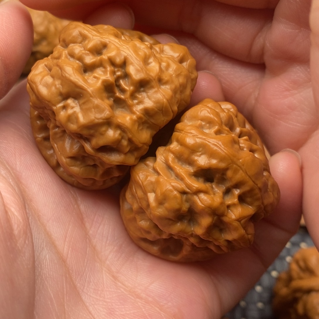 文玩核桃把件四开背肌肉蛙边41左右